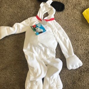 Snoopy costume never worn. Tags still on